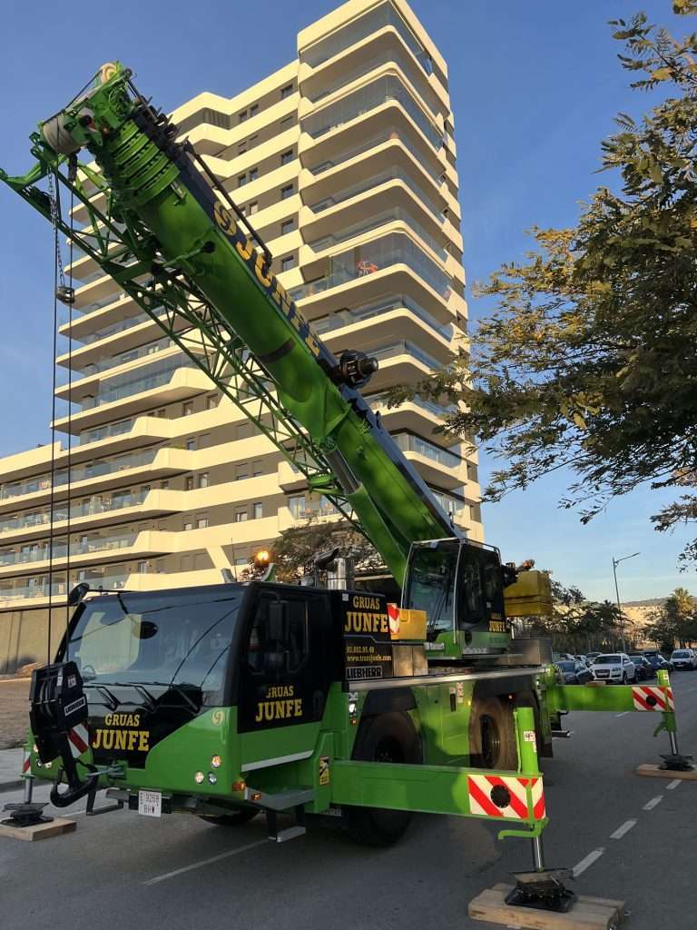 transportes junfe Liebherr LTM 1060