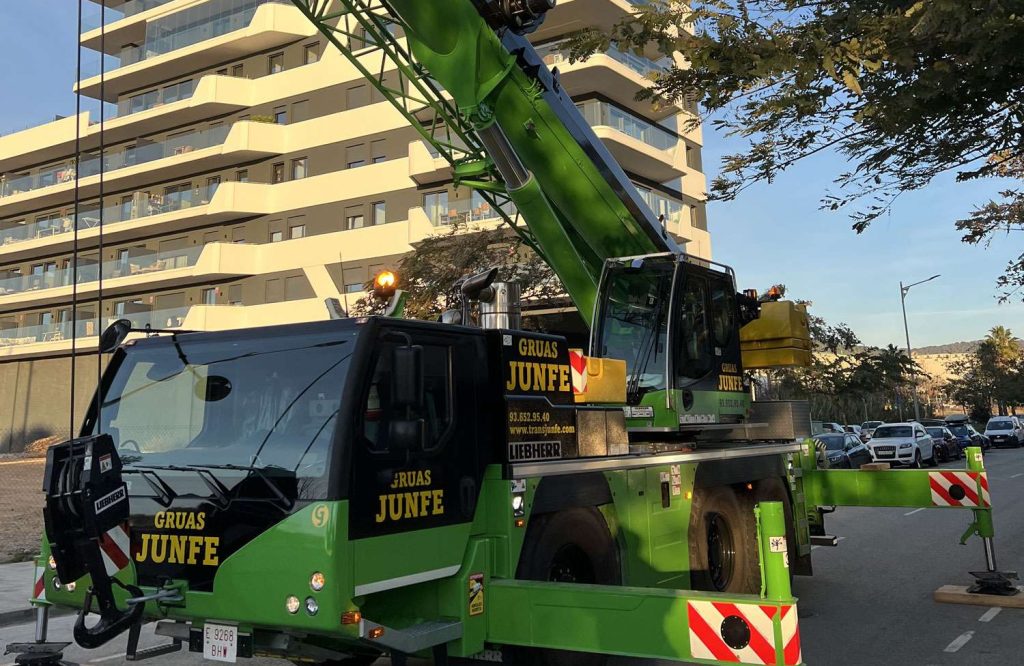 transportes junfe Liebherr LTM 1060